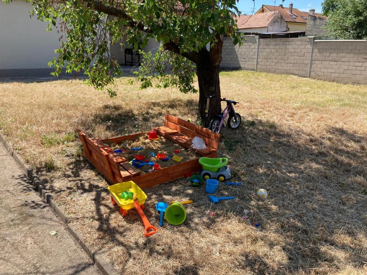 Apartman Maay Hlohovec Εξωτερικό φωτογραφία